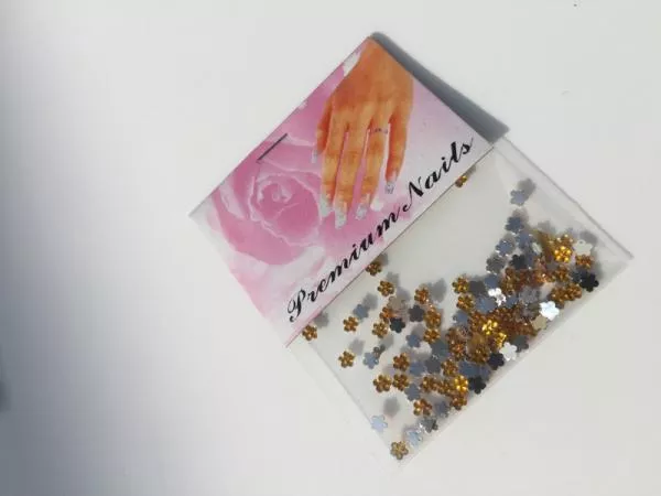 80 Strassblumen goldgelb 3 mm